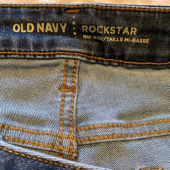 Old Navy Rockstar ankle jeans - Picture 3 of 6